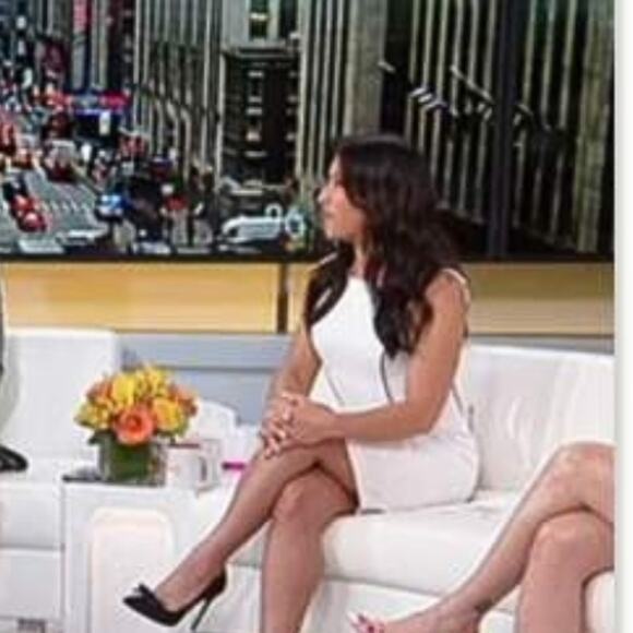 White House Black Market White Sheath Dress – EUC Size 6 - Picture 3 of 3